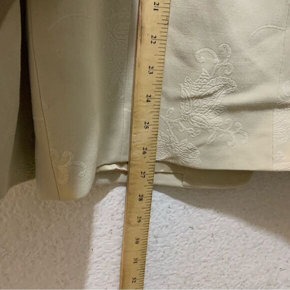 Vintage Emanuel Ungaro 2 pcs suit  Womens  Size 4/38 Cream Ivory  Wool rayon - Picture 7 of 14